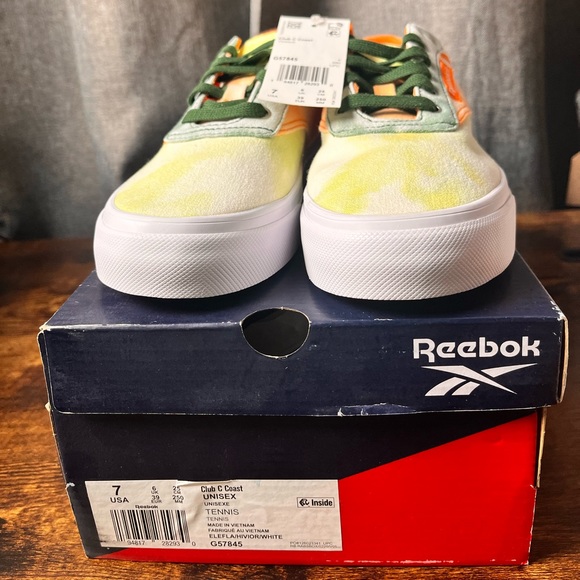New Rebook  Unisex sneakers size 7 - Picture 4 of 9